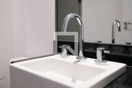 Studio para alugar com 35m², 0 quarto e sem vaga Studio para alugar com 35m², 0 quarto e sem vagaBanheiro