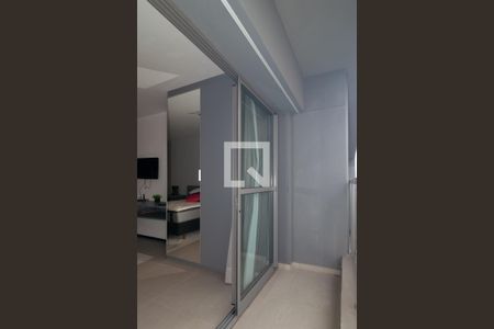 Studio para alugar com 35m², 0 quarto e sem vaga Studio para alugar com 35m², 0 quarto e sem vagaVaranda
