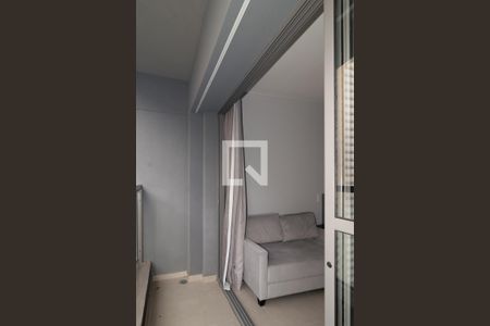 Studio para alugar com 35m², 0 quarto e sem vaga Studio para alugar com 35m², 0 quarto e sem vagaVaranda