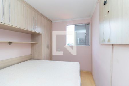 Quarto 1 de apartamento para alugar com 2 quartos, 57m² em Vila Carmosina, São Paulo