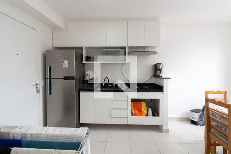 Sala/Cozinha de apartamento para alugar com 2 quartos, 32m² em Jardim Celeste, São Paulo