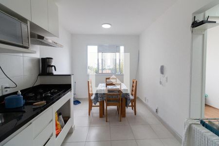 Sala/Cozinha de apartamento para alugar com 2 quartos, 32m² em Jardim Celeste, São Paulo