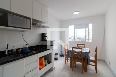 Sala/Cozinha de apartamento para alugar com 2 quartos, 32m² em Jardim Celeste, São Paulo