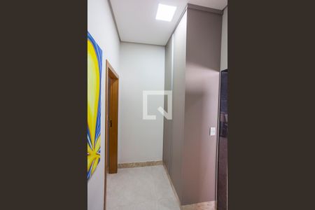 Corredor de casa para alugar com 3 quartos, 165m² em Laranjeiras, Uberlândia