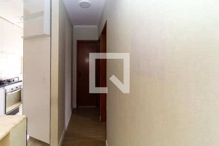 Corredor de apartamento para alugar com 2 quartos, 53m² em Vila Ema, São Paulo