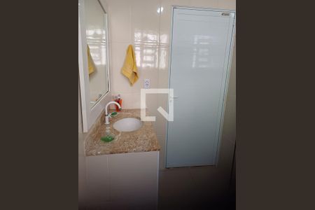 Banheiro de casa para alugar com 2 quartos, 90m² em Aviação, Praia Grande