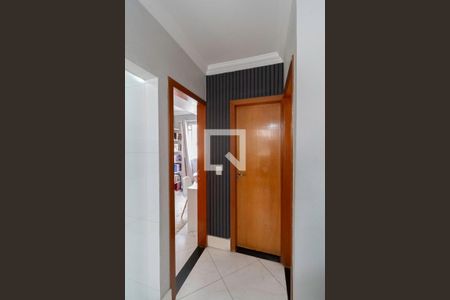 Corredor de apartamento à venda com 2 quartos, 48m² em Rio Branco, Belo Horizonte