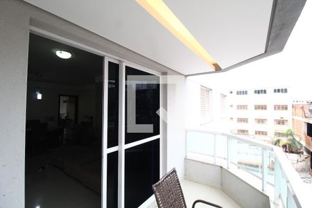 Sacada de apartamento para alugar com 3 quartos, 100m² em Saraiva, Uberlândia