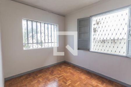 Quarto 1 de casa para alugar com 3 quartos, 120m² em Esplanada, Belo Horizonte