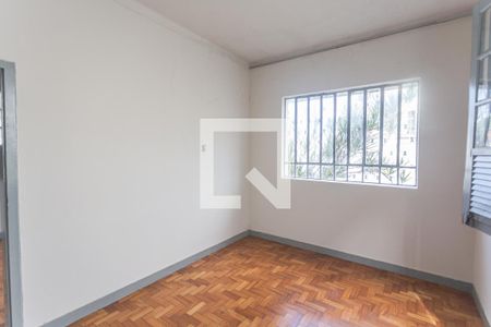 Quarto 1 de casa para alugar com 3 quartos, 120m² em Esplanada, Belo Horizonte