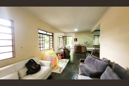 Sala de casa para alugar com 5 quartos, 380m² em Nova Sousas (sousas), Campinas