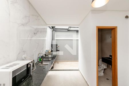 Cozinha de casa para alugar com 3 quartos, 100m² em Jardim Aeroporto, São Paulo