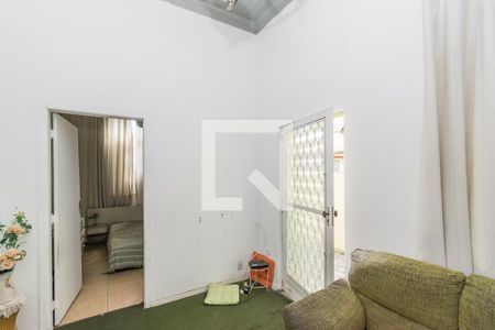 Sala de casa para alugar com 2 quartos, 75m² em Ramos, Rio de Janeiro