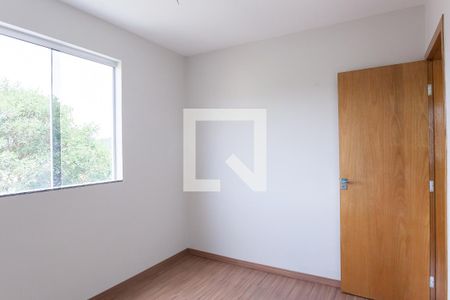 quarto de apartamento à venda com 2 quartos, 63m² em Arvoredo, Contagem