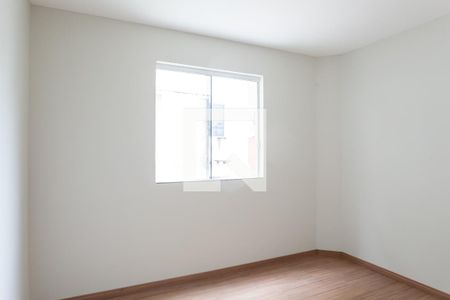 quarto de apartamento à venda com 2 quartos, 63m² em Arvoredo, Contagem