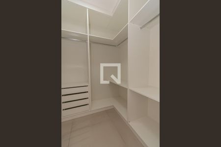 Closet da suíte de casa de condomínio para alugar com 3 quartos, 160m² em Jardim do Jatoba, Hortolândia