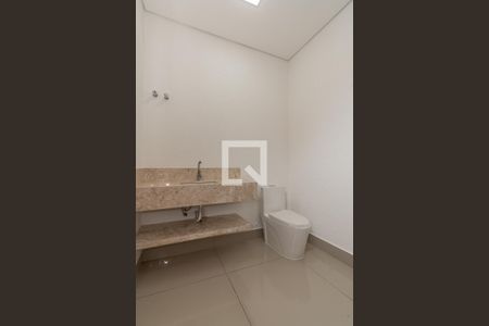 Banheiro da Suíte de casa de condomínio para alugar com 3 quartos, 160m² em Jardim do Jatoba, Hortolândia