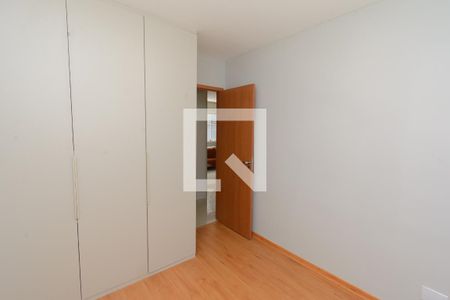 Quarto 2 de apartamento à venda com 3 quartos, 180m² em Cabral, Contagem