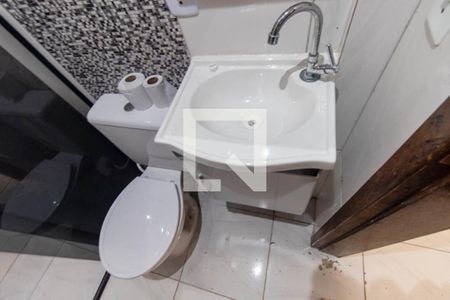 Casa para alugar com 80m², 2 quartos e sem vaga Casa para alugar com 80m², 2 quartos e sem vagaBanheiro Social