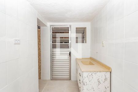 Cozinha de casa para alugar com 1 quarto, 20m² em Vila Brasilina, São Paulo