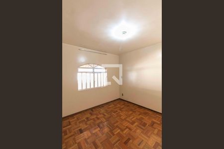 Quarto 1 de casa para alugar com 4 quartos, 108m² em Ouro Preto, Belo Horizonte