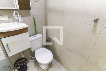 Banheiro de kitnet/studio para alugar com 1 quarto, 28m² em Mooca, São Paulo