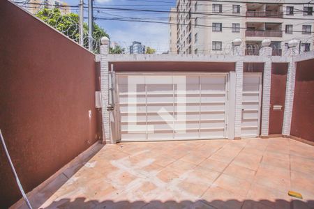 Vista de casa à venda com 3 quartos, 220m² em Jabaquara, São Paulo