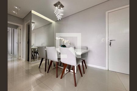 Sala de apartamento à venda com 2 quartos, 66m² em Vila América, Santo André