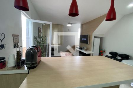 Sala de casa para alugar com 3 quartos, 120m² em Parque Paulicéia, Duque de Caxias