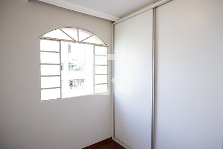 Quarto 2 de apartamento para alugar com 2 quartos, 72m² em Sagrada Família, Belo Horizonte