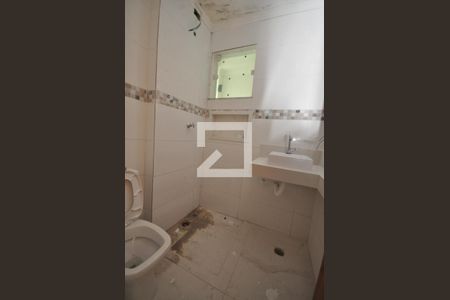 Banheiro de apartamento para alugar com 1 quarto, 26m² em Vila Mazzei, São Paulo