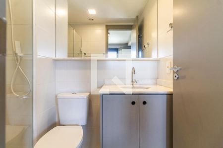 Banheiro de kitnet/studio para alugar com 1 quarto, 27m² em Pinheiros, São Paulo