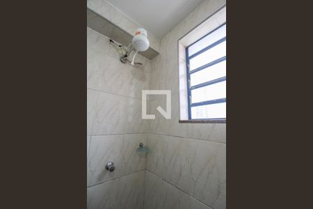 Banheiro de kitnet/studio para alugar com 1 quarto, 30m² em Cidade Universitária, Campinas