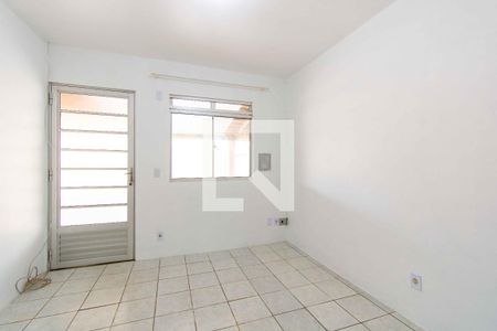 Sala de casa de condomínio para alugar com 2 quartos, 45m² em Rio Branco, Canoas