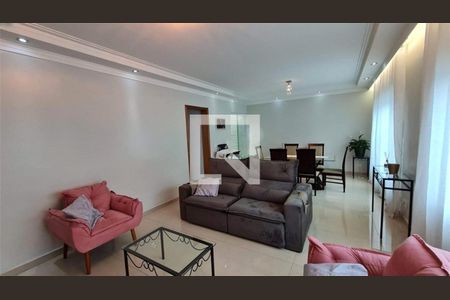 Casa à venda com 3 quartos, 250m² em Jardim Guanca, São Paulo