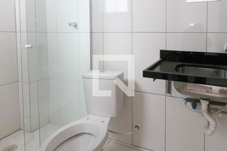 banheiro de apartamento para alugar com 1 quarto, 27m² em Vila Cleonice, São Paulo