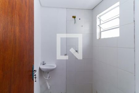 Banheiro de kitnet/studio para alugar com 1 quarto, 51m² em Vila Cleonice, São Paulo