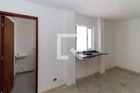 Cozinha de kitnet/studio para alugar com 1 quarto, 27m² em Vila Cleonice, São Paulo