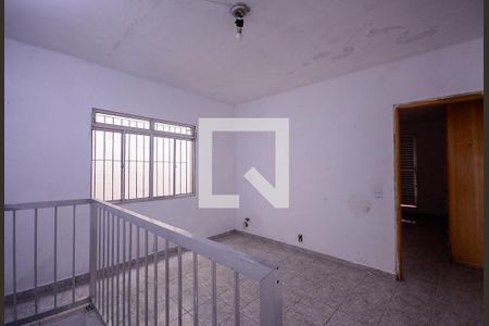 Sala de TV  de casa à venda com 2 quartos, 70m² em Vila Brasilina, São Paulo