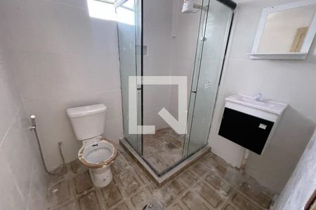 Banheiro de casa para alugar com 2 quartos, 60m² em Vila Leopoldina, Duque de Caxias