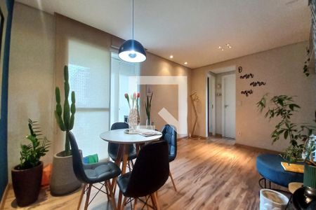 Sala de apartamento para alugar com 2 quartos, 70m² em Jardim São Vicente, Campinas