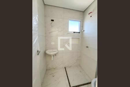 Banheiro de apartamento para alugar com 1 quarto, 45m² em Vila Mangalot, São Paulo