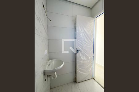 Banheiro de apartamento para alugar com 1 quarto, 45m² em Vila Mangalot, São Paulo