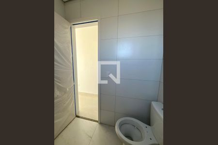 Banheiro de apartamento para alugar com 1 quarto, 45m² em Vila Mangalot, São Paulo