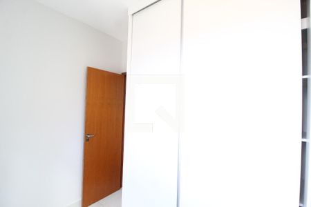 Quarto 1 de apartamento para alugar com 2 quartos, 44m² em Tubalina, Uberlândia