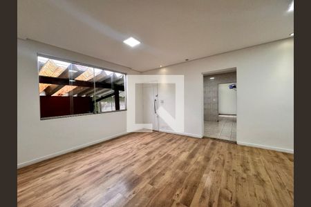 Sala de casa para alugar com 3 quartos, 169m² em Vila Camilópolis, Santo André