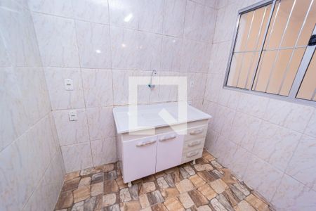 Cozinha de casa para alugar com 2 quartos, 34m² em Vila Dalila, São Paulo