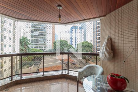 Varanda de apartamento à venda com 3 quartos, 155m² em Indianópolis, São Paulo