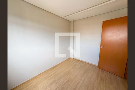 Quarto 2 de apartamento para alugar com 2 quartos, 48m² em Milionários, Belo Horizonte