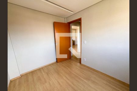 Quarto 2 de apartamento para alugar com 2 quartos, 48m² em Milionários, Belo Horizonte